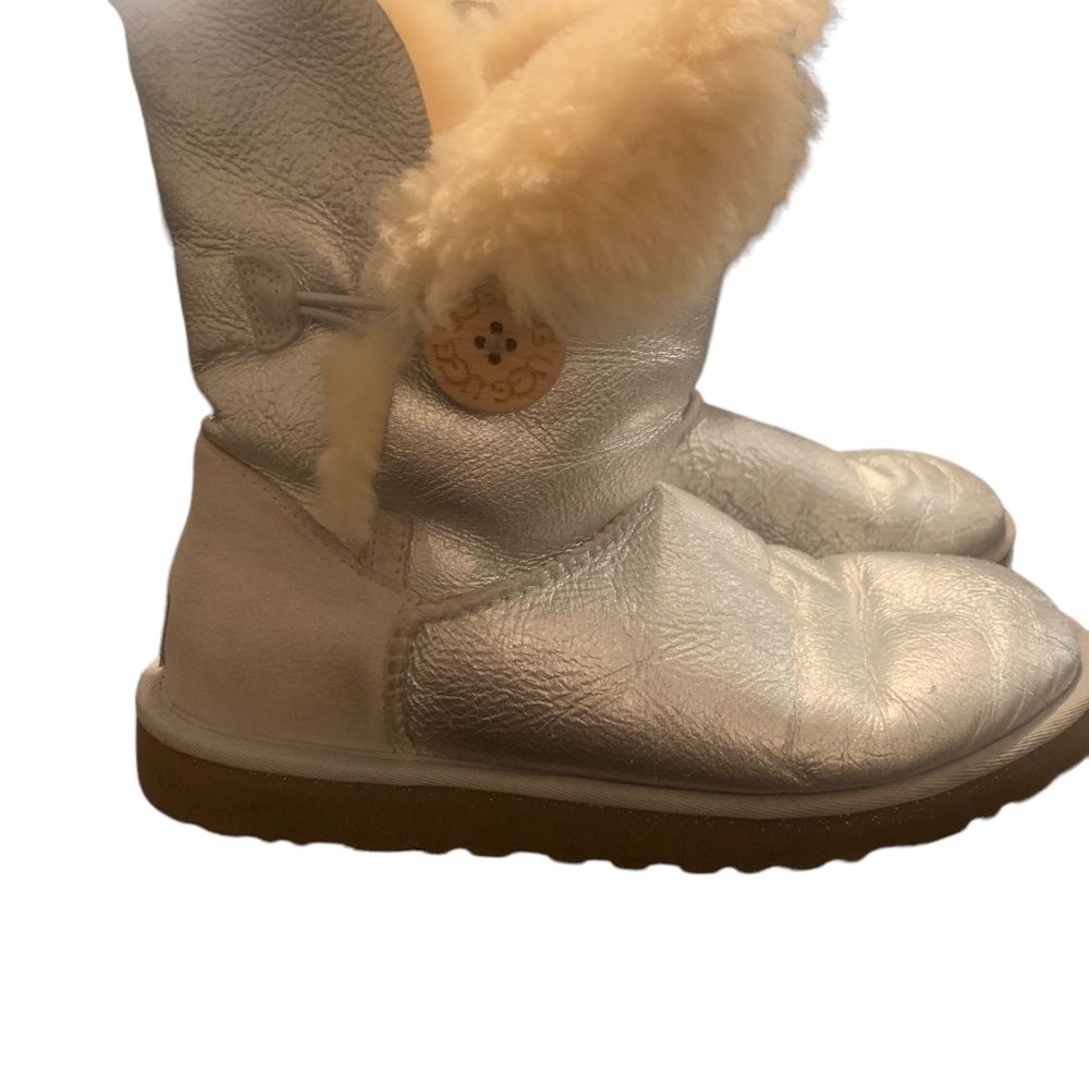 Ugg Mini Silver Metallic Glitter Button Boot Size 6 - Picture 10 of 13